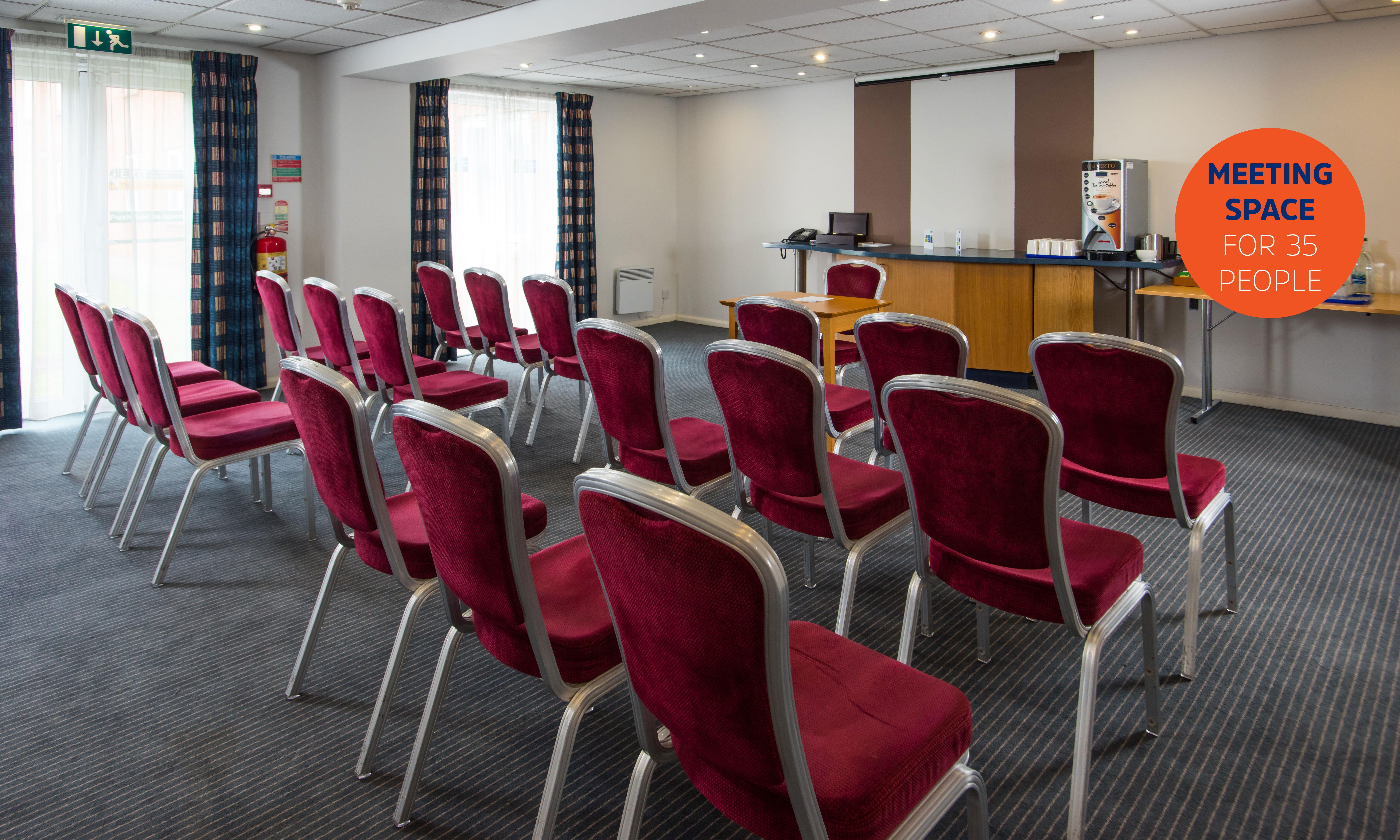 Holiday Inn Express Gloucester - South By Ihg Exterior photo