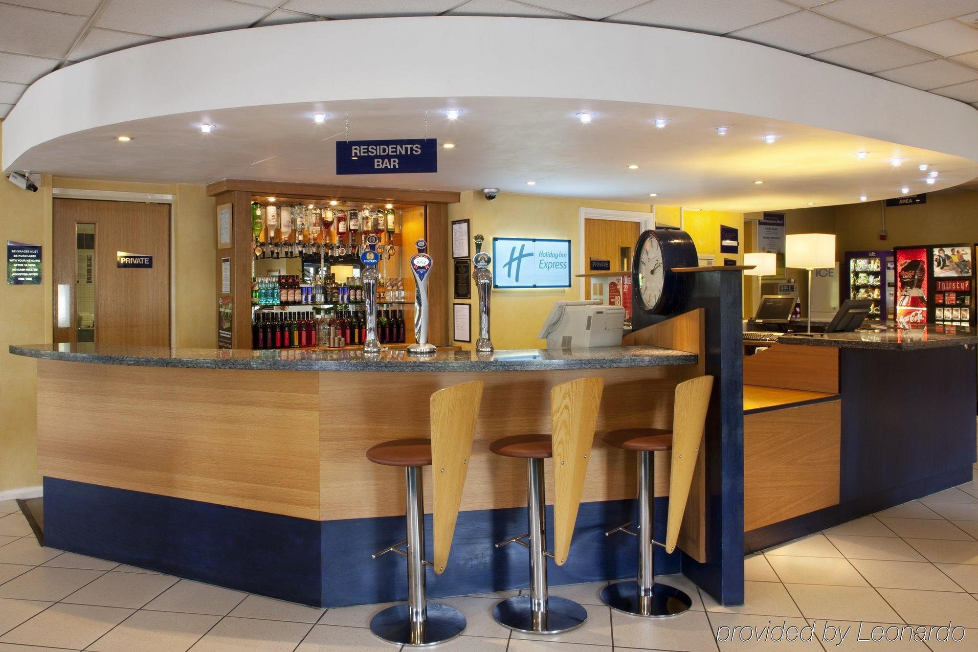 Holiday Inn Express Gloucester - South By Ihg Exterior photo