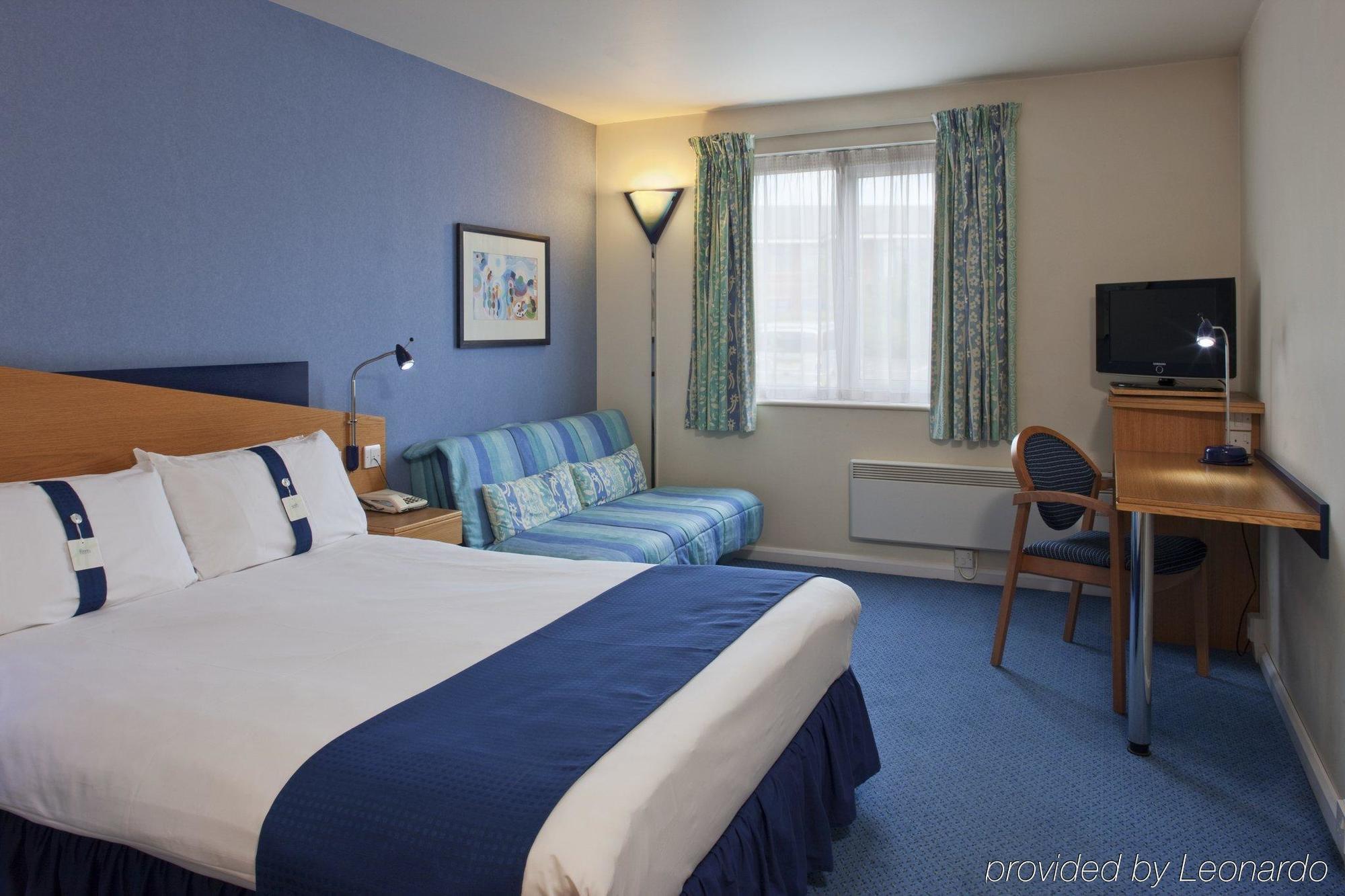Holiday Inn Express Gloucester - South By Ihg Exterior photo