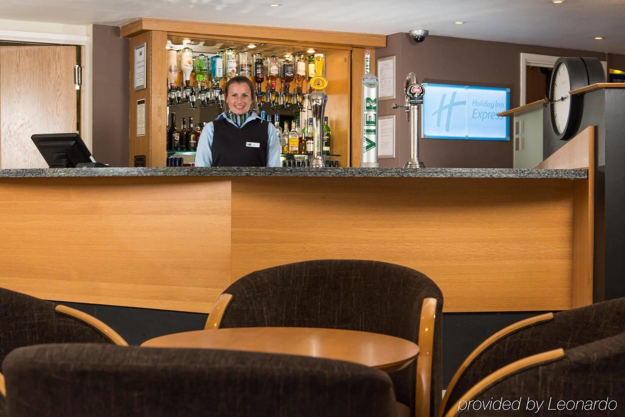Holiday Inn Express Gloucester - South By Ihg Exterior photo