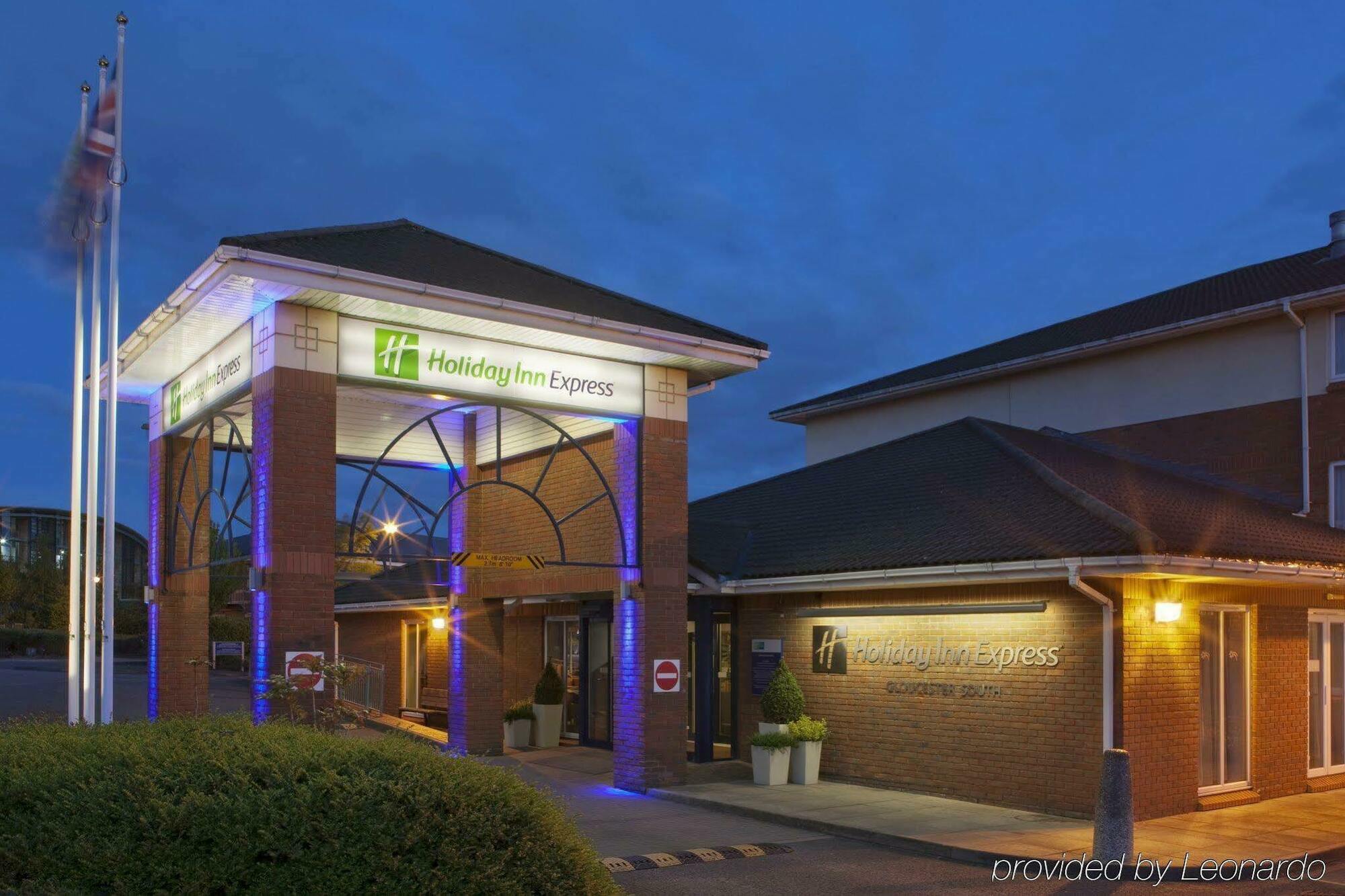 Holiday Inn Express Gloucester - South By Ihg Exterior photo